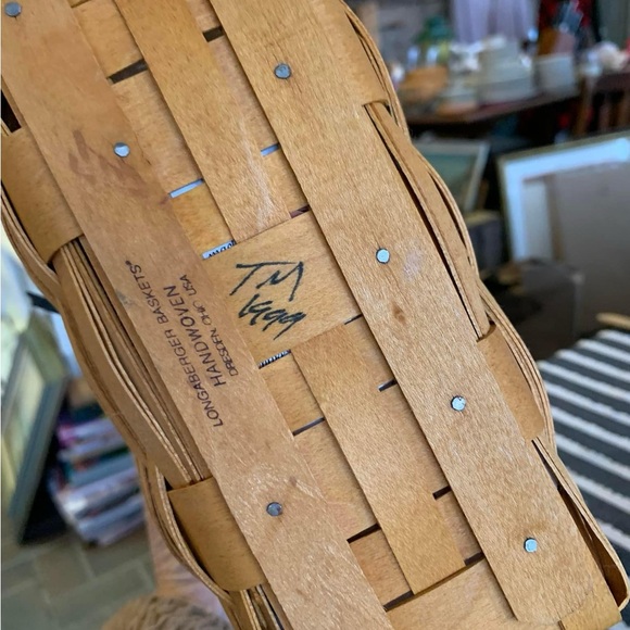 Longaberger Collectors Club Membership Basket - Picture 4 of 4